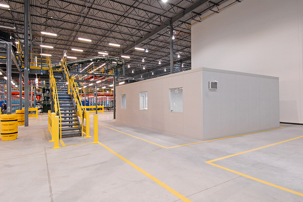 American Eagle Outfitters embraces fulfillment at the edge - Modern  Materials Handling